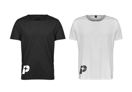 P-one tee black musta